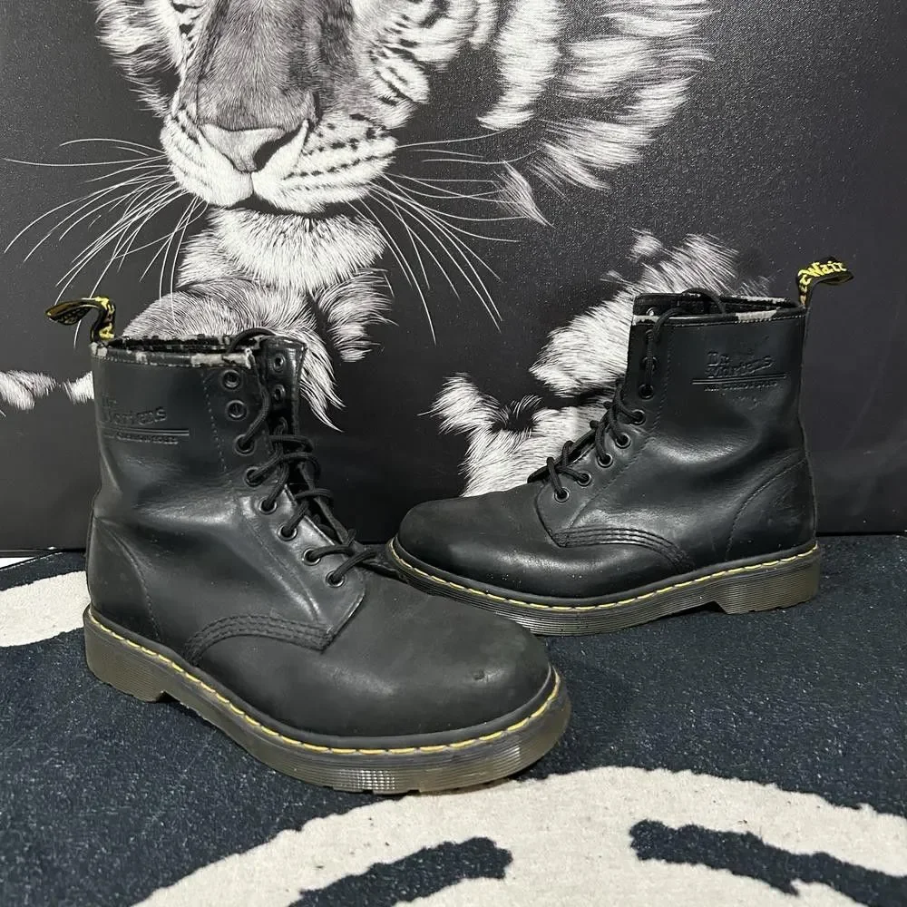 Dr. Martens 1460 13512006 Combat Boot Unisex M8/W9 Black Leather Ankle Lace Up